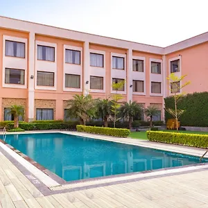 *** Resort Tivoli Grand India
